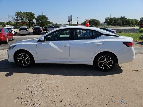 Used 2024 Nissan Sentra SV FWD image 6