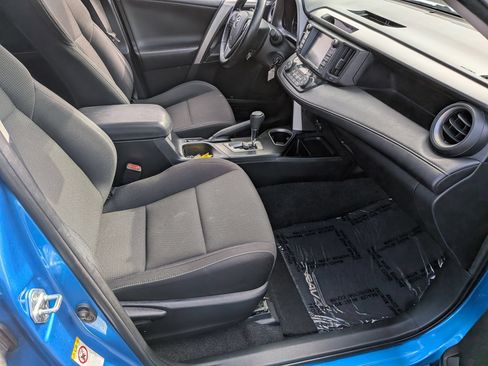 Used 2017 Toyota RAV4 XLE FWD image 33