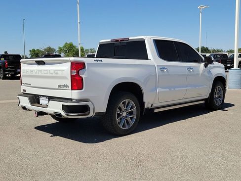 Used 2019 Chevrolet Silverado 1500 High Country w/ Technology Package AWD/4WD image 11
