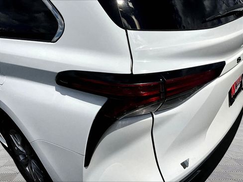 Used 2021 Toyota Sienna LE FWD image 23