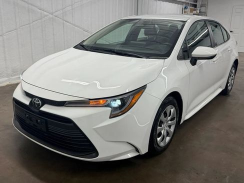 Used 2023 Toyota Corolla LE FWD image 11