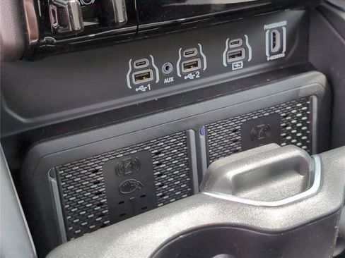 New 2026 RAM 1500 Laramie AWD/4WD image 27