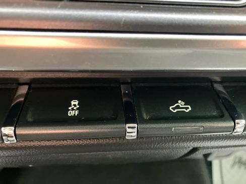 Used 2019 Chevrolet Silverado 1500 LT image 24