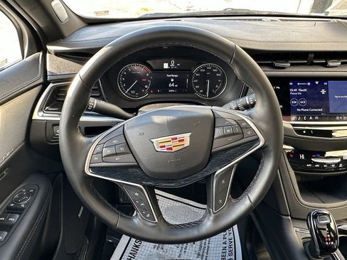 Certified 2025 Cadillac XT5 Premium Luxury image 11