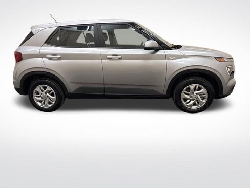 New 2026 Hyundai Venue SE FWD image 4