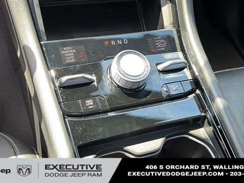 Used 2023 Jeep Grand Cherokee Overland w/ Luxury Tech Group IV AWD/4WD image 19