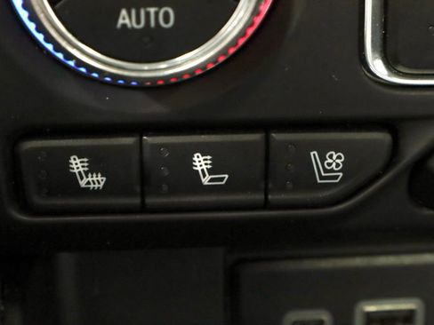 Used 2024 GMC Yukon SLT w/ SLT Luxury Package AWD/4WD image 5