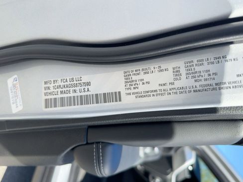 New 2025 Jeep Grand Cherokee L Laredo w/ Luxury Tech Group I image 21