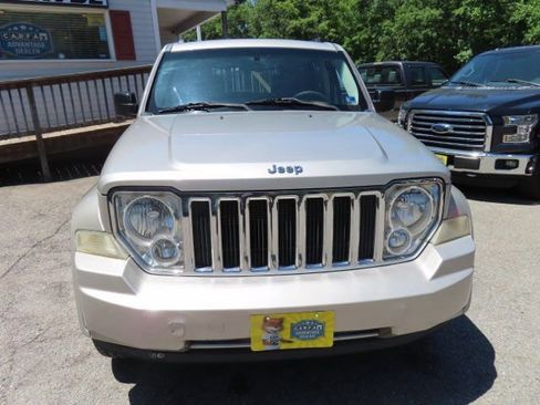 Used 2008 Jeep Liberty Limited w/ Premium Sound Group AWD/4WD image 3