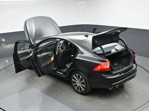 Used 2018 Volvo S60 T5 Inscription Platinum w/ Climate Package AWD/4WD image 47