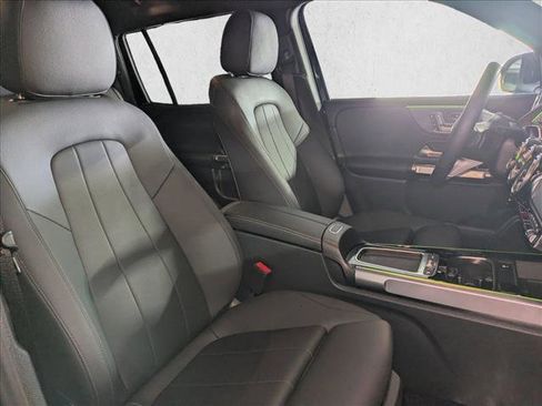 Certified 2025 Mercedes-Benz GLB 250 image 22
