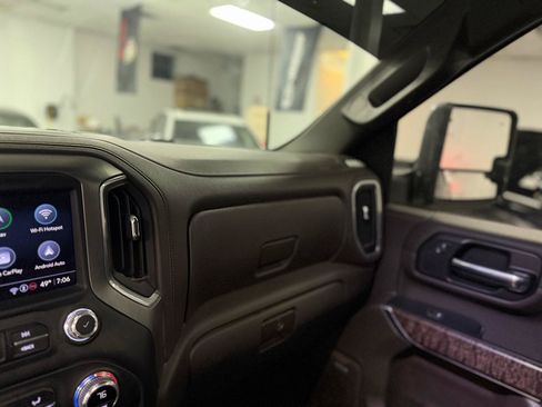 Used 2022 GMC Sierra 3500 Denali w/ Denali Ultimate Package AWD/4WD image 32