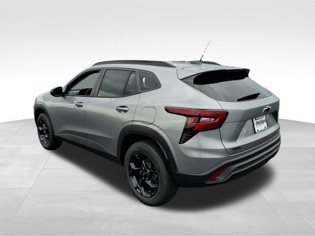 New 2026 Chevrolet Trax LT w/ Midnight Edition FWD image 5