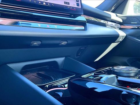 Certified 2024 BMW i5 eDrive40i w/ M Sport Package RWD image 36