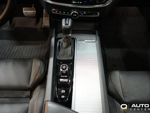 Used 2021 Volvo S60 T5 R-Design image 23