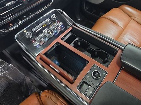 Used 2020 Lincoln Navigator L Reserve w/ Luxury Package AWD/4WD image 25