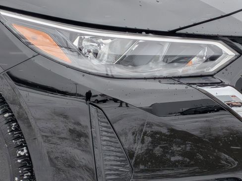 Certified 2025 Nissan Sentra SV image 36