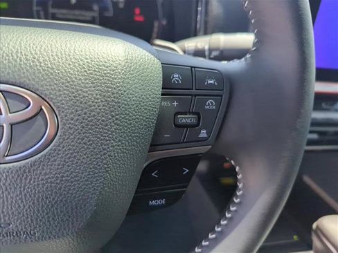 Used 2026 Toyota Camry SE FWD image 18