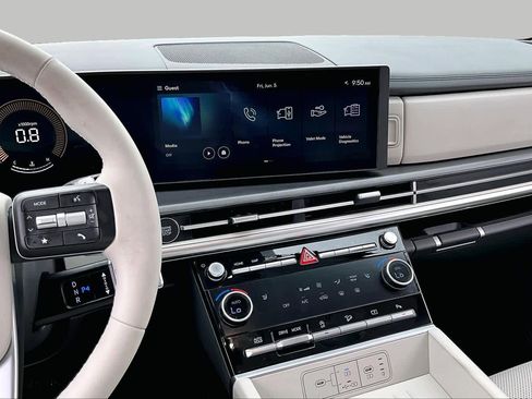 Used 2026 Hyundai Santa Fe SEL FWD image 7