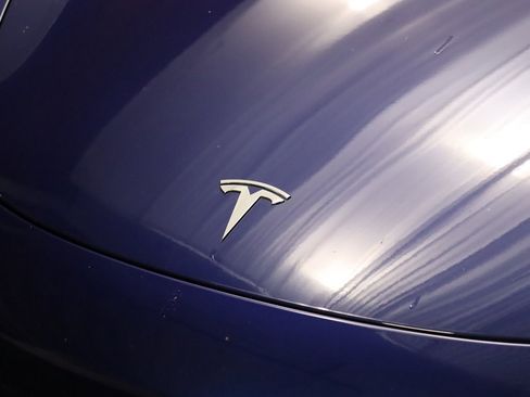 Used 2022 Tesla Model 3 image 13