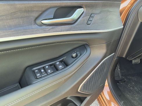 New 2026 Jeep Grand Cherokee L Limited AWD/4WD image 15