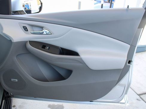 Used 2016 Chevrolet Volt LT w/ Comfort Package FWD image 40