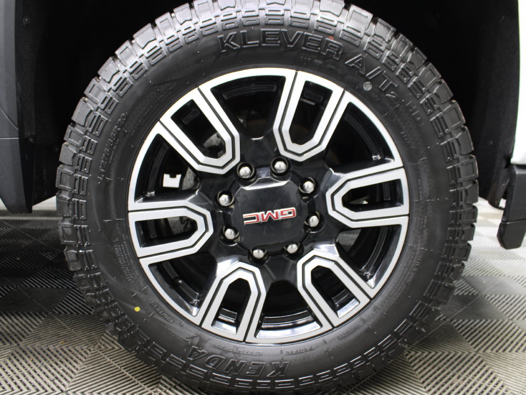 Used 2023 GMC Sierra 2500 AT4 w/ AT4 Preferred Package AWD/4WD image 13