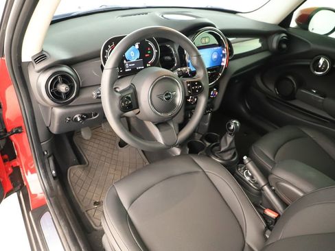 Used 2024 MINI Cooper 2-Door Hardtop FWD image 15