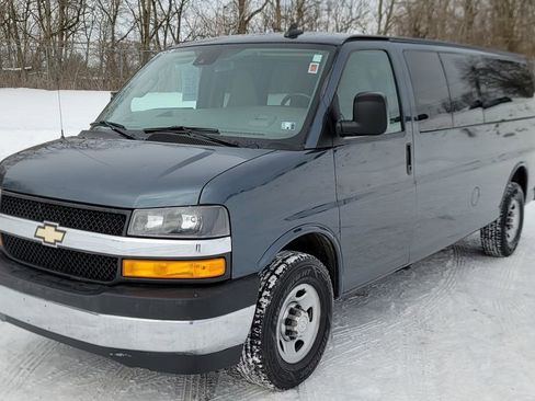 Used 2019 Chevrolet Express 2500 Extended image 3