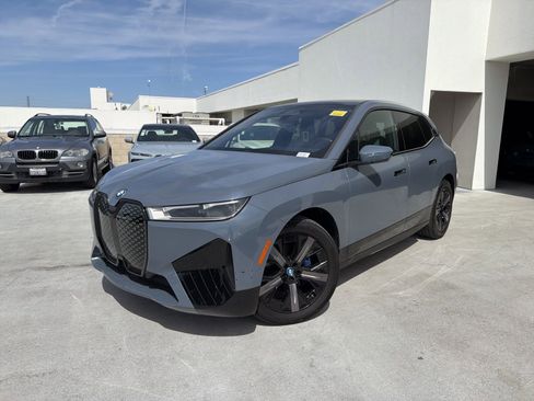 Used 2024 BMW iX xDrive50 w/ Premium Package image 3