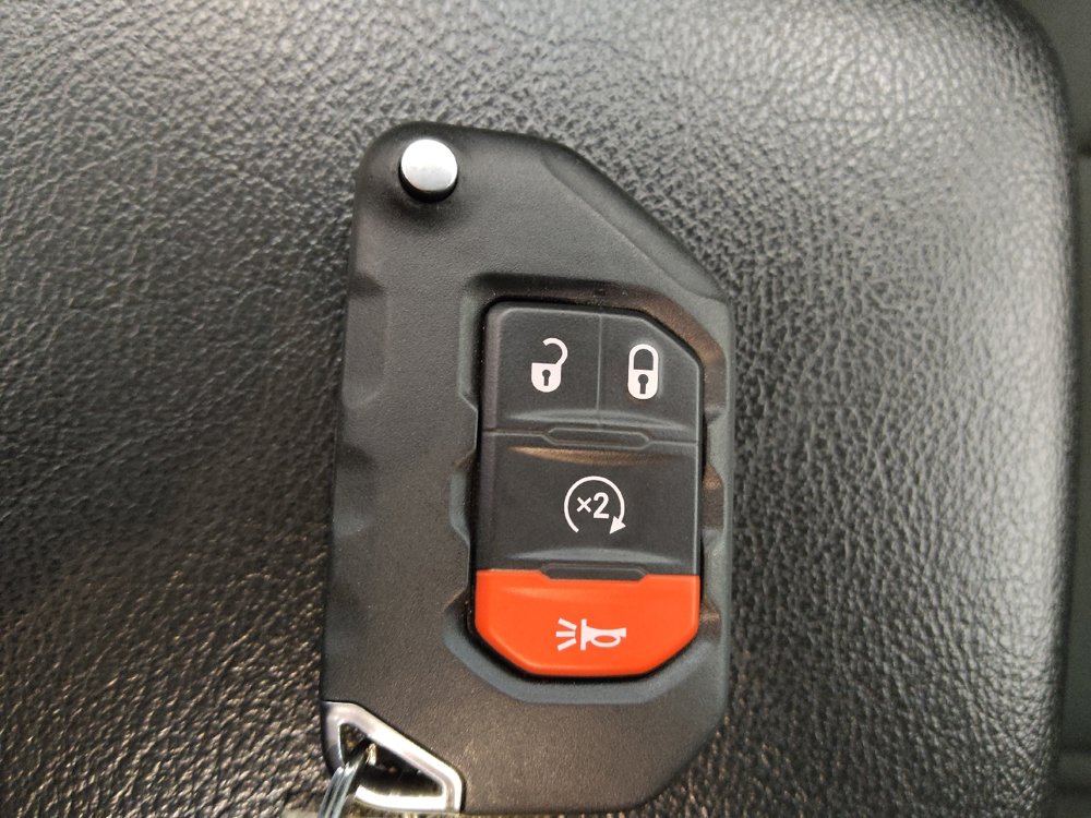Used 2020 Jeep Wrangler Sport AWD/4WD image 32