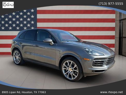 Used 2019 Porsche Cayenne S image 2