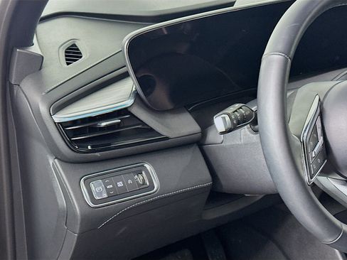 Used 2025 Buick Enclave Preferred image 17