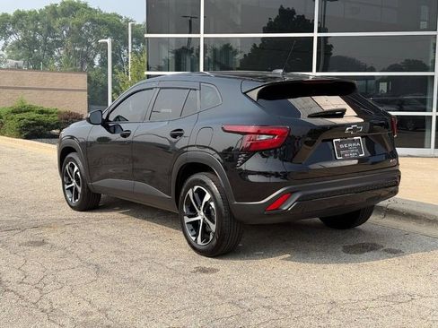 Used 2025 Chevrolet Trax RS w/ Driver Confidence Package FWD image 5