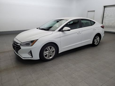 Used 2019 Hyundai Elantra SEL image 2
