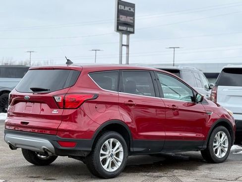 Certified 2019 Ford Escape SE image 33