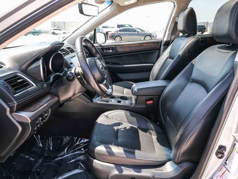 Used 2019 Subaru Outback 3.6R Limited AWD/4WD image 18
