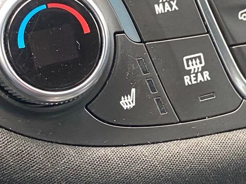 Used 2019 Chevrolet Malibu LT image 16