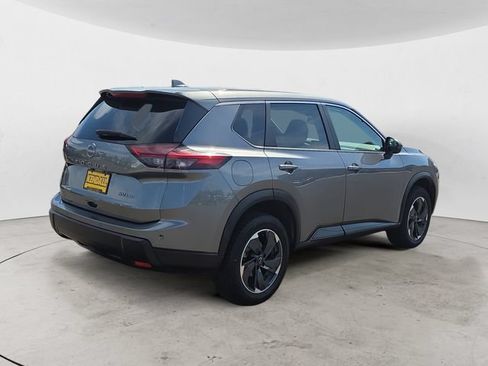 Used 2024 Nissan Rogue SV AWD/4WD image 5