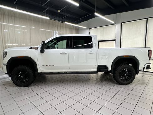 Used 2024 GMC Sierra 2500 AT4 w/ AT4 Premium Plus Package AWD/4WD image 13
