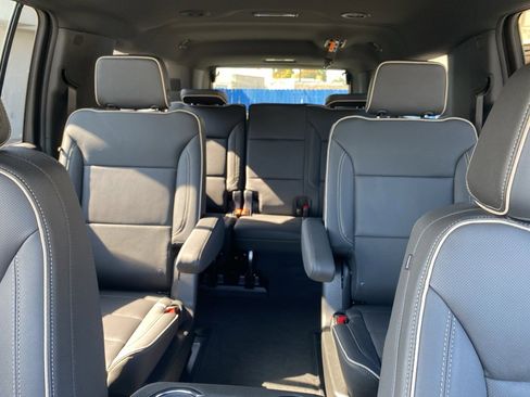 New 2026 Chevrolet Suburban Premier image 32
