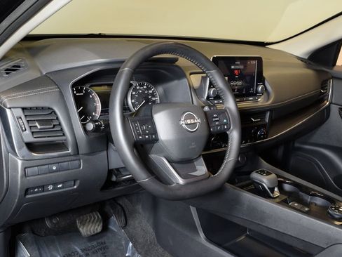 Used 2026 Nissan Rogue SV w/ SV Premium Package AWD/4WD image 7