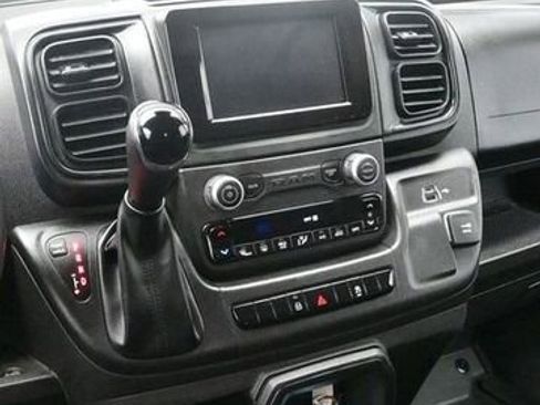 Used 2024 RAM ProMaster 2500 w/ Convenience Group FWD image 18