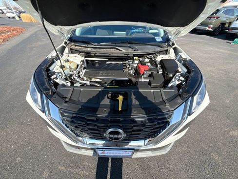 Used 2023 Nissan Rogue S image 25