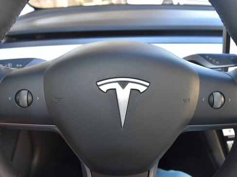 Used 2023 Tesla Model 3 Performance image 11