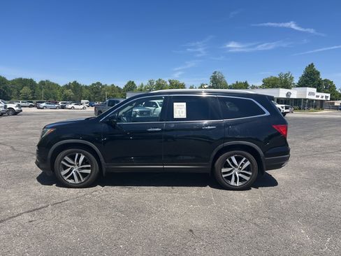 Used 2017 Honda Pilot Touring image 6