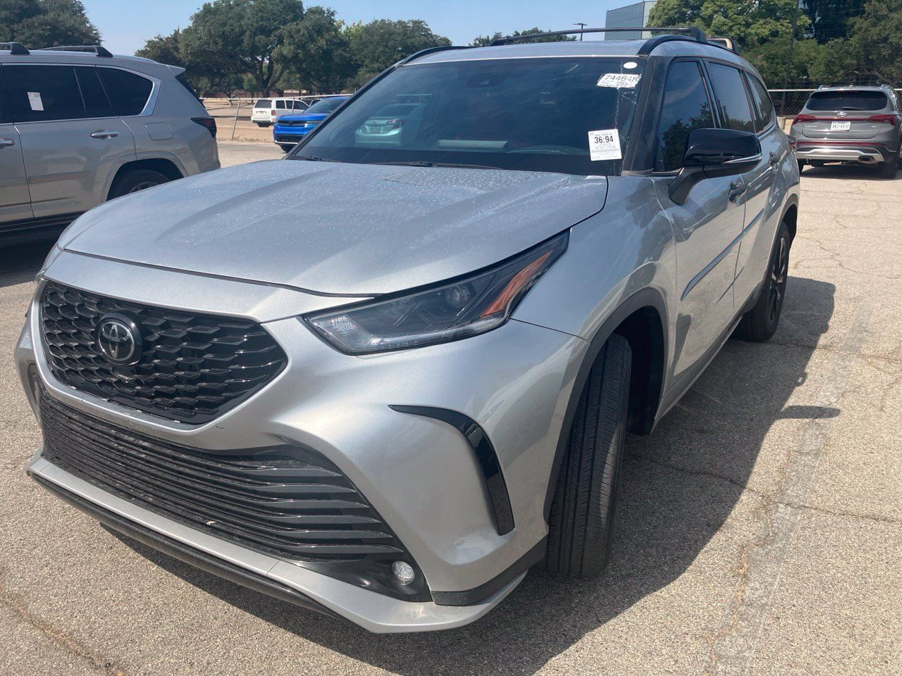 Used 2023 Toyota Highlander XSE AWD/4WD image 1