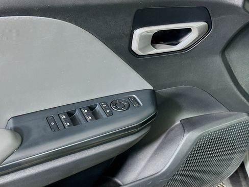 Used 2025 Kia K4 LXS image 15