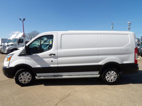 Used 2019 Ford Transit 250 130 Low Roof w/ Exterior Upgrade Package image 4