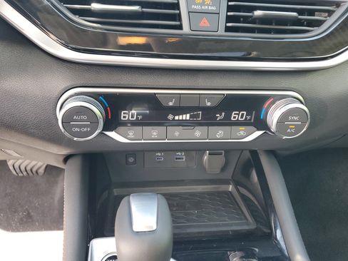 New 2025 Nissan Altima 2.5 SR w/ SR Premium Package image 23